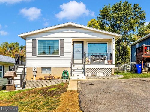 816 E E St, BRUNSWICK, MD, 21716-1718 | Card Image