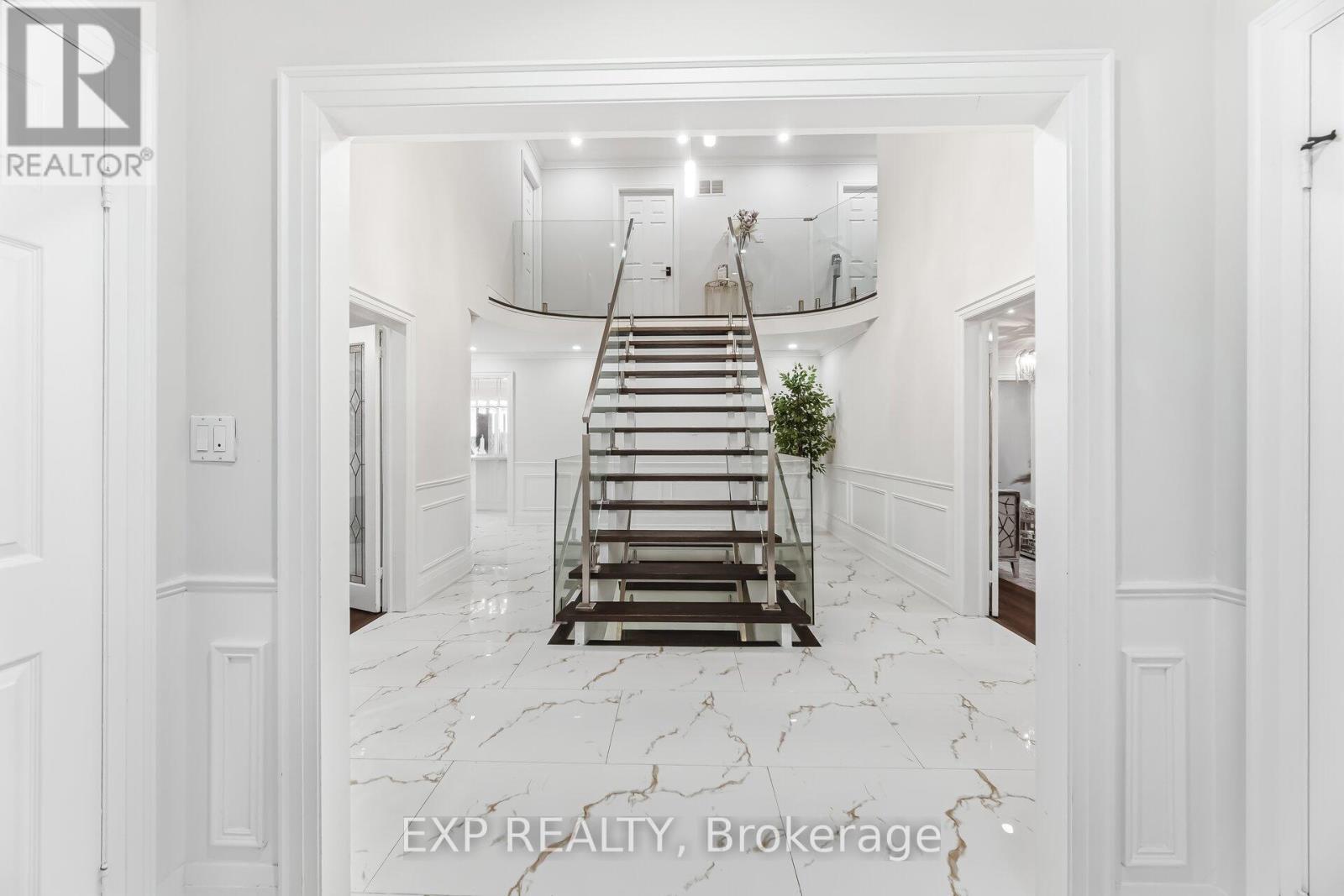 Residential in Vaughan (Islington Woods) 5