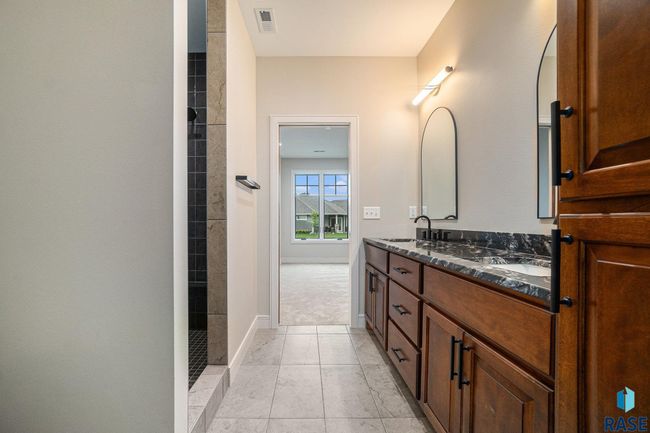 8607 W Shoreline Pl, Townhouse with 3 bedrooms, 3 bathrooms and null parking in Sioux Falls SD | Image 12