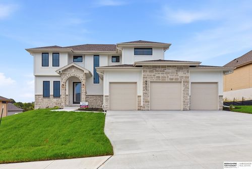 9911 Cimarron St, Papillion, NE, 68046-3755 | Card Image