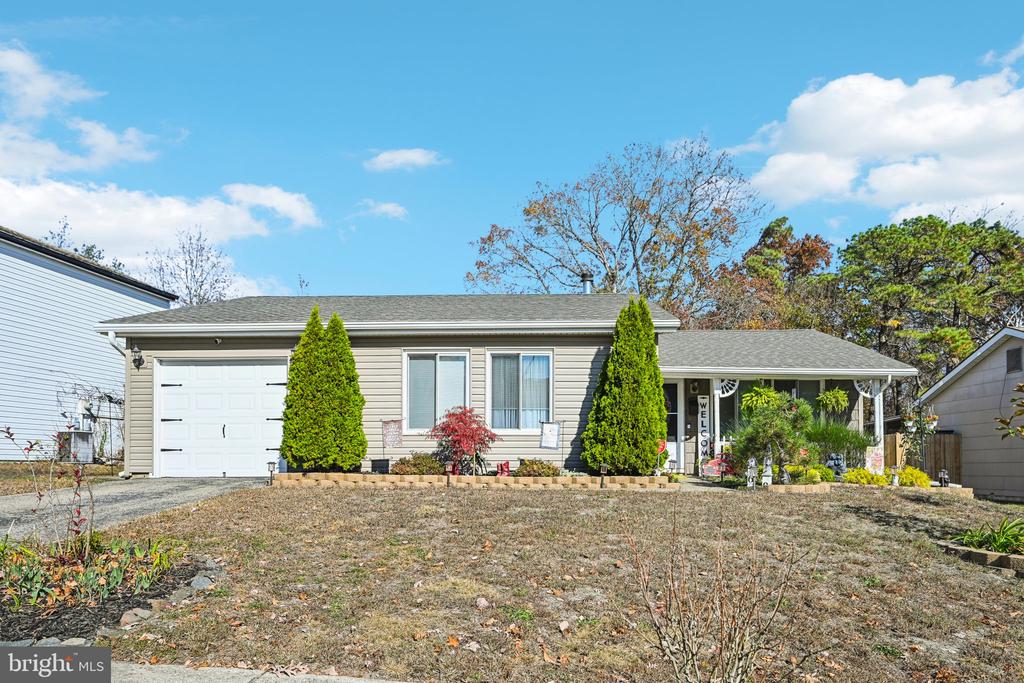 Bowline St, Barnegat, NJ 08005