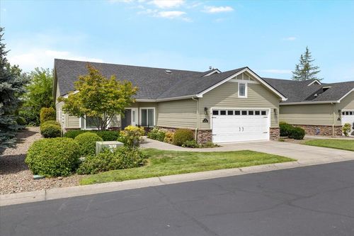 51 Broken Stone Way, Eagle Point, OR, 97524-6628 | Card Image