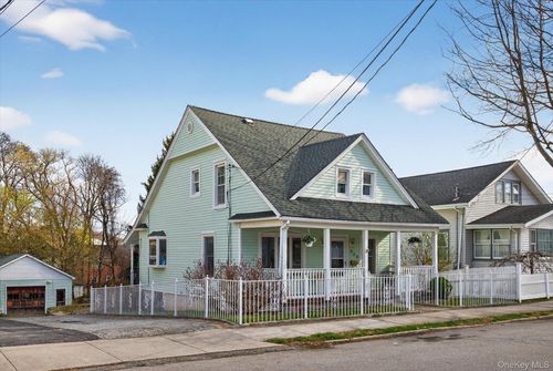 938 Reynolds St, Peekskill, NY, 10566-2332 | Card Image