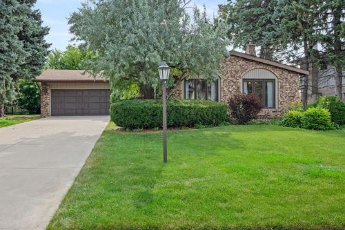 3N565 Crown Rd, Elmhurst, IL, 60126-1201 | Card Image