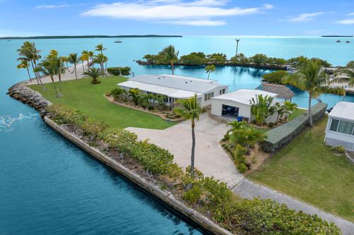 76 Ocean Dr, Key Largo, FL, 33037-4034 | Card Image