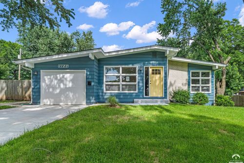 1120 Elm St, Eudora, KS, 66025-9555 | Card Image