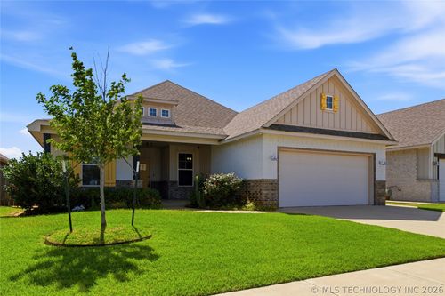 2912 Wild Rose Lane, Yukon, OK, 73099 | Card Image