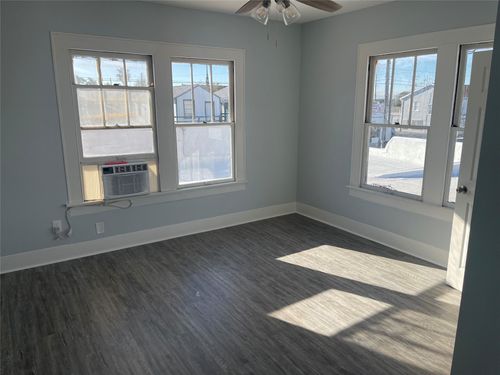 1-5202 Avenue S, Galveston, TX, 77551-5640 | Card Image