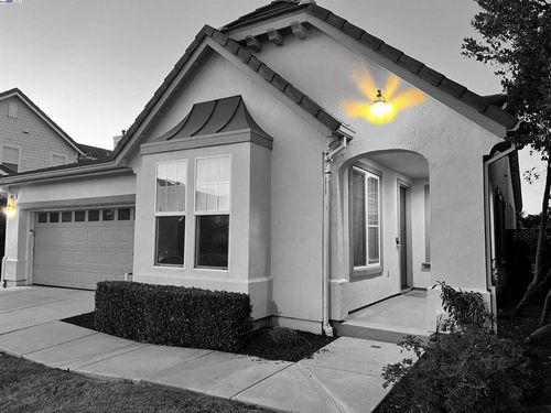 1611 Marina Way, Brentwood, CA, 94513-5148 | Card Image