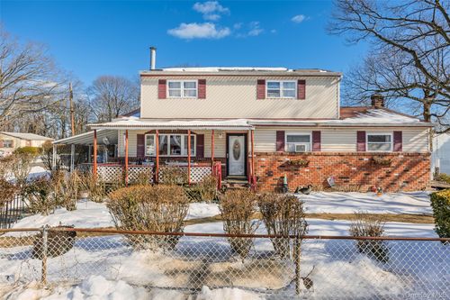 239 Washington Ave, Amityville, NY, 11701-2337 | Card Image