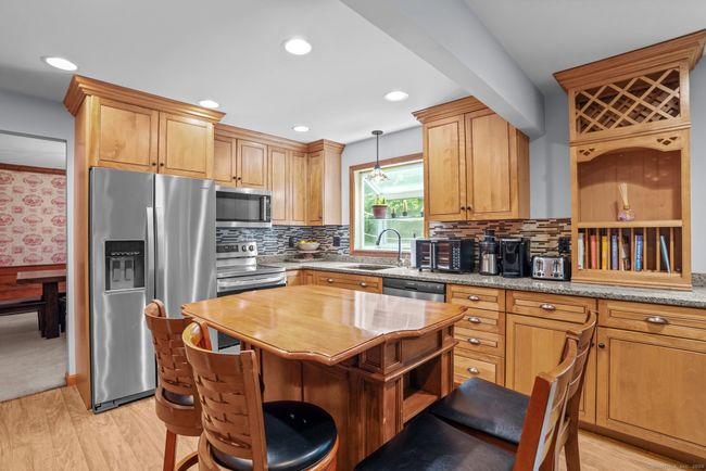 142 Sunset Dr, House other with 3 bedrooms, 3 bathrooms and 6 parking in Killingly CT | Image 9