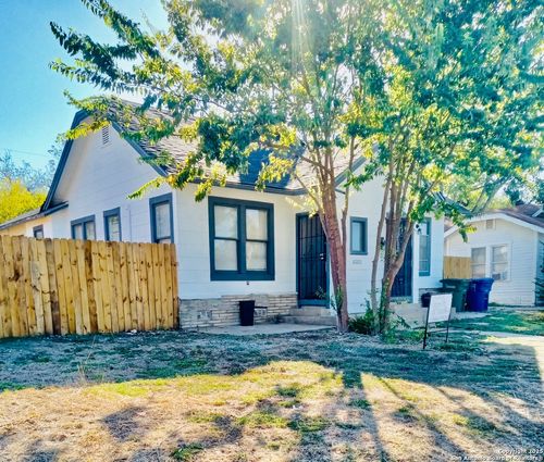 644 Bailey Ave, San Antonio, TX, 78210-4138 | Card Image