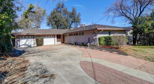 1890 Manchester Dr, Redding, CA, 96002 | Card Image