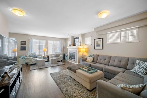 6-6533 121 St, Surrey, BC, V3W1M5 | Card Image