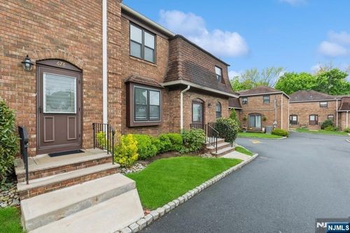 678 Bloomfield Ave, West Caldwell, NJ, 07006-7513 | Card Image