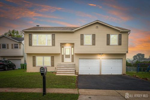 3 Birch Rd, Edison, NJ, 08817-4813 | Card Image