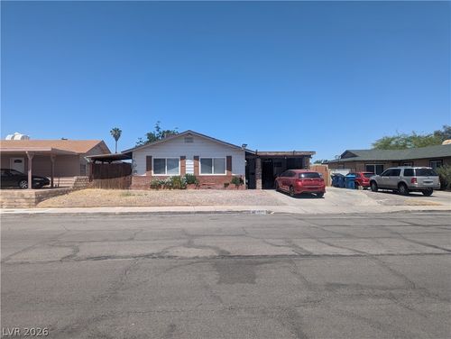 4668 Bennett Dr, Las Vegas, NV, 89121-6902 | Card Image