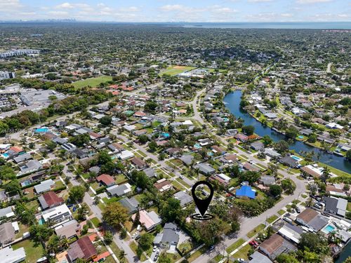 18710 Belmont Dr, Cutler Bay, FL, 33157-6914 | Card Image