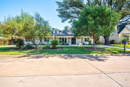 13718 Braemar Drive, Farmers Branch, TX, 75234 | Card Image