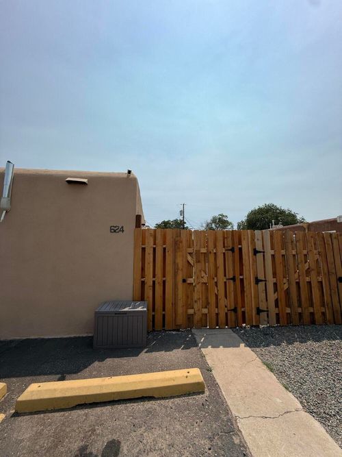 624 Alcazar St Se, Albuquerque, NM, 87108-1173 | Card Image