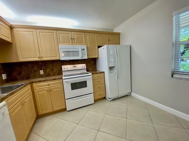 APT-104 - 3051 N Course Dr, Condo with 2 bedrooms, 2 bathrooms and null parking in Pompano Beach FL | Image 16