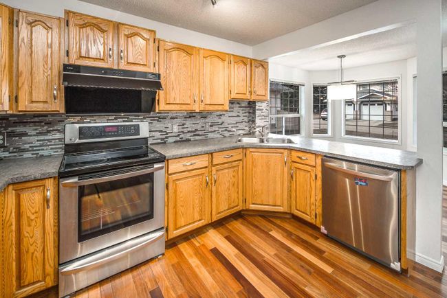 26 Silvergrove Close Nw, Home with 3 bedrooms, 2 bathrooms and 2 parking in Calgary AB | Image 5