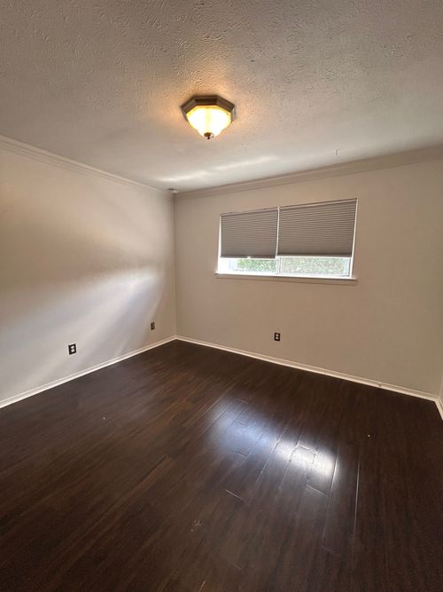203-2805 Reagan St, Dallas, TX, 75219-6284 | Card Image