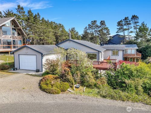 1008 300th Pl, Ocean Park, WA, 98640-5001 | Card Image