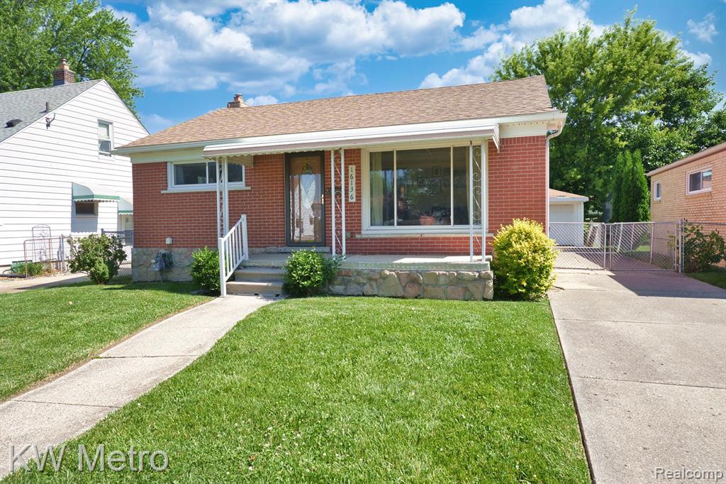Thomas Ave, Allen Park, MI 48101
