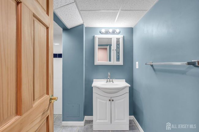 27 Brookside Rd, House other with 3 bedrooms, 3 bathrooms and null parking in Edison NJ | Image 18