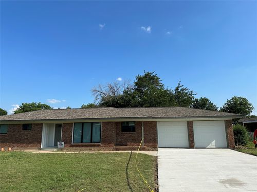 905 Elizabeth Blvd, Granbury, TX, 76048-2307 | Card Image
