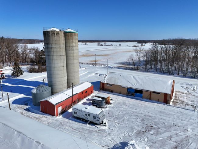 16x67 Pole Building & Silos | Image 4