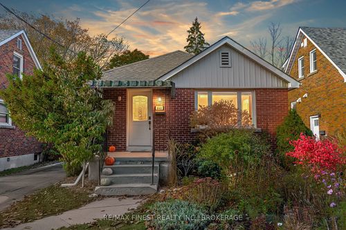 454 College St, Kingston, ON, K7L4M7 | Card Image