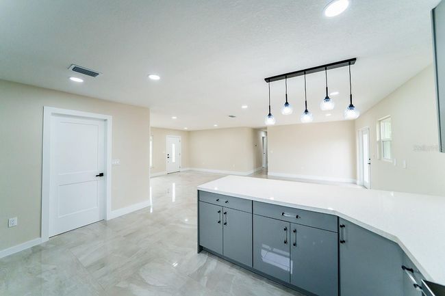 4616 34 Th Ave E, House other with 3 bedrooms, 2 bathrooms and null parking in Bradenton FL | Image 7