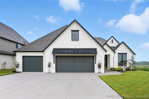 2950 E 146th Pl S, Bixby, OK, 74008-8079 | Card Image