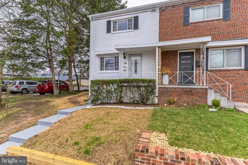 40 W Taylor Run Pkwy, ALEXANDRIA, VA, 22314-4930 | Card Image