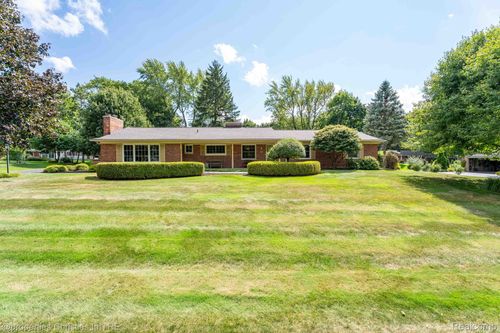 932 S Reading Road, Bloomfield Charter Township, MI, 48304 | Card Image