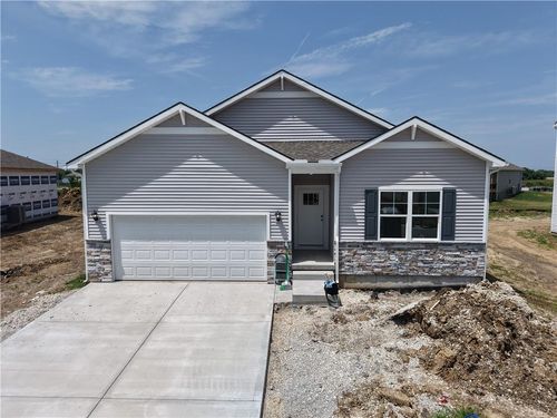 21806 Lucca Ln, Peculiar, MO, 64078 | Card Image