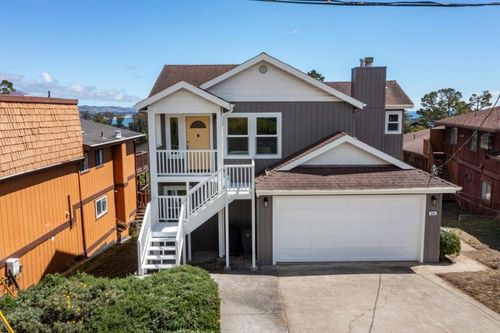 838 Columbus St, El Granada, CA, 94018-8186 | Card Image