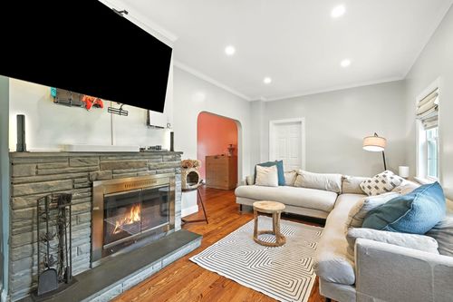 27 S Goodwin Ave, Elmsford, NY, 10523-3766 | Card Image