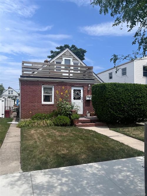 225 E Market Street, Long Beach, NY, 11561 | Card Image