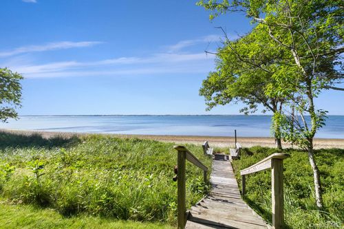16 Clairedale Dr, Hampton Bays, NY, 11946-1016 | Card Image