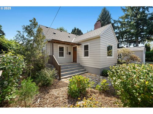 9028 N Bristol Ave, Portland, OR, 97203-2138 | Card Image