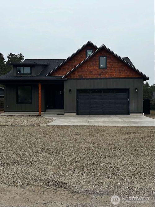 1306 195th St, Long Beach, WA, 98631-7056 | Card Image