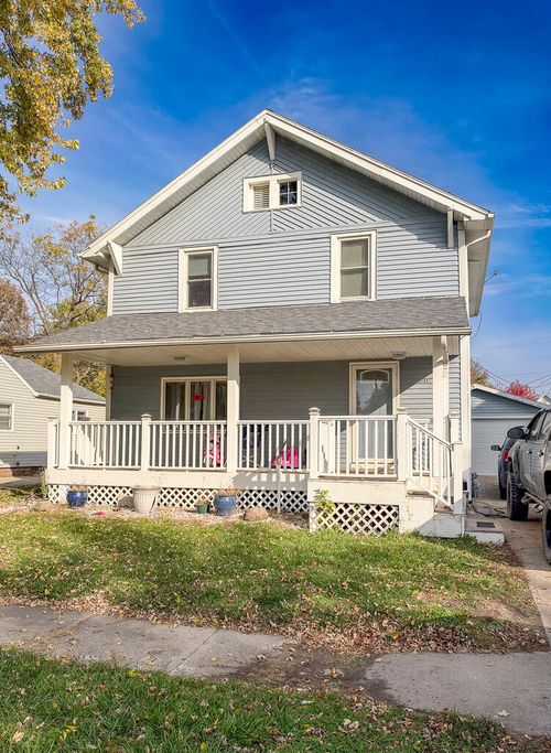 1011 S 20th St, Fort Dodge, IA, 50501-5906 | Card Image