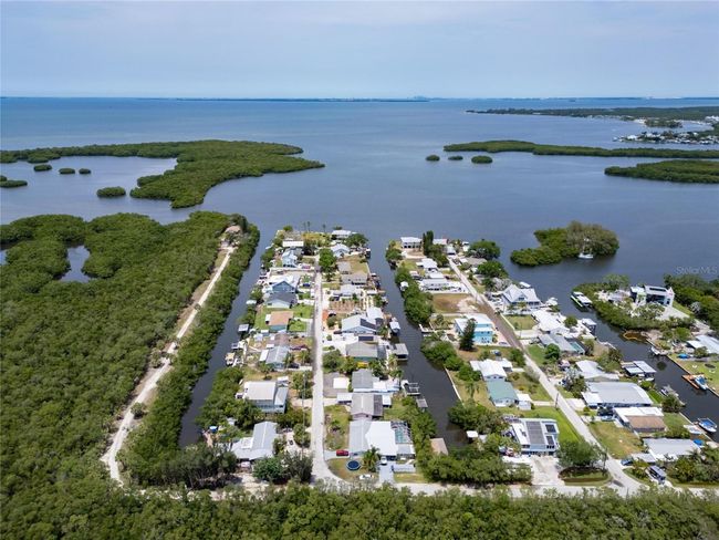 832 Seabreeze Dr, House other with 3 bedrooms, 2 bathrooms and null parking in RUSKIN FL | Image 83