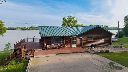 631 Spiritwood Ave, Jamestown, ND, 58401-7681 | Card Image