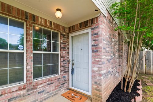 1001 Brenner Ct, Arlington, TX, 76017-6337 | Card Image