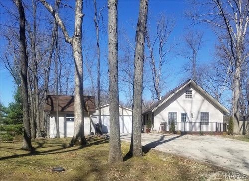 8774 E Chinquapin Ave, Effingham, IL, 62401-6243 | Card Image