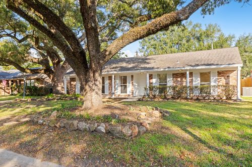 9610 Meadowglen Ln, Houston, TX, 77063-3722 | Card Image